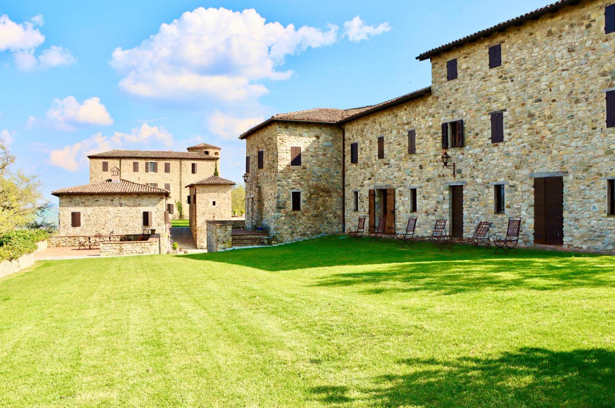 הוילה Castello Di Viano מראה חיצוני תמונה