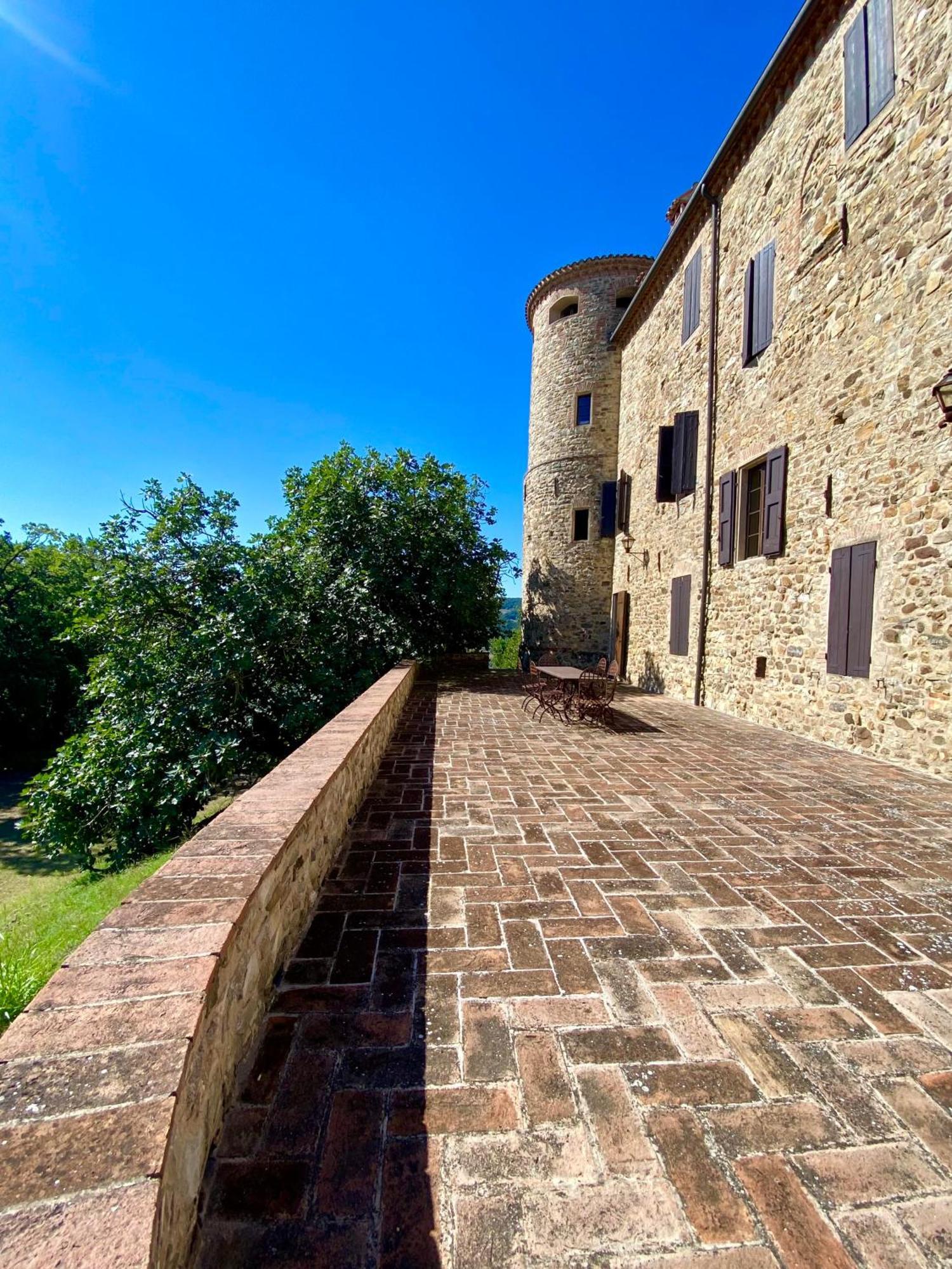 הוילה Castello Di Viano מראה חיצוני תמונה